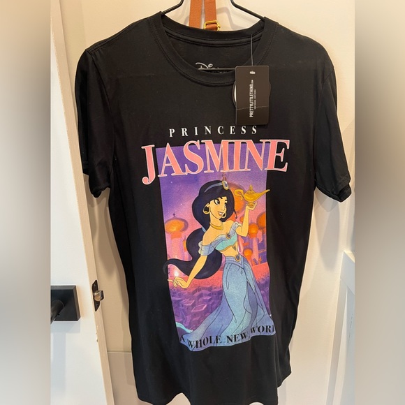Disney Tops - Small Disney princess jasmine black T-shirt Aladdin magic lamp short sleeve